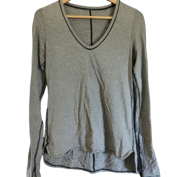 Lululemon Yogini 5 Year Long Sleeve Scoop Neck Pullover T Shirt Stripe - Picture 2 of 8